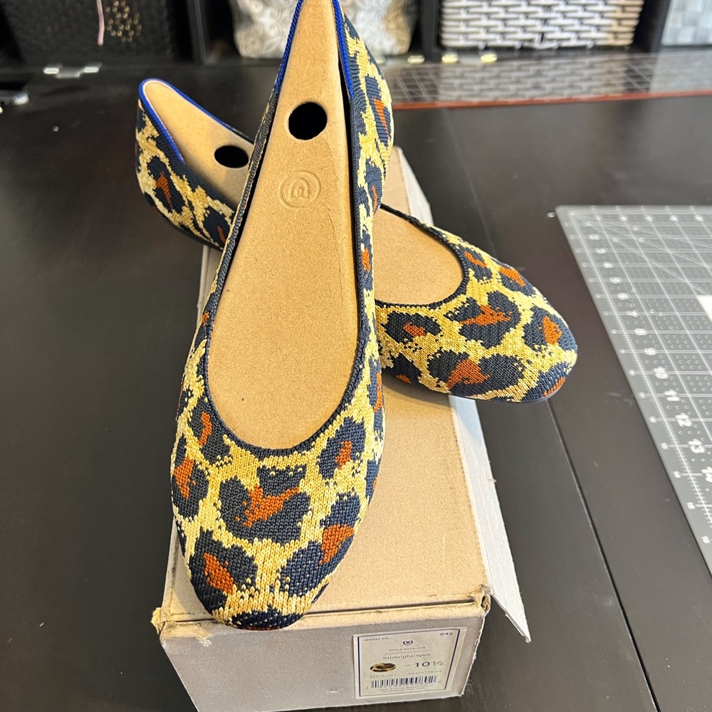 New in original box Rothy’s Midnight Spot Squares Size 10.5